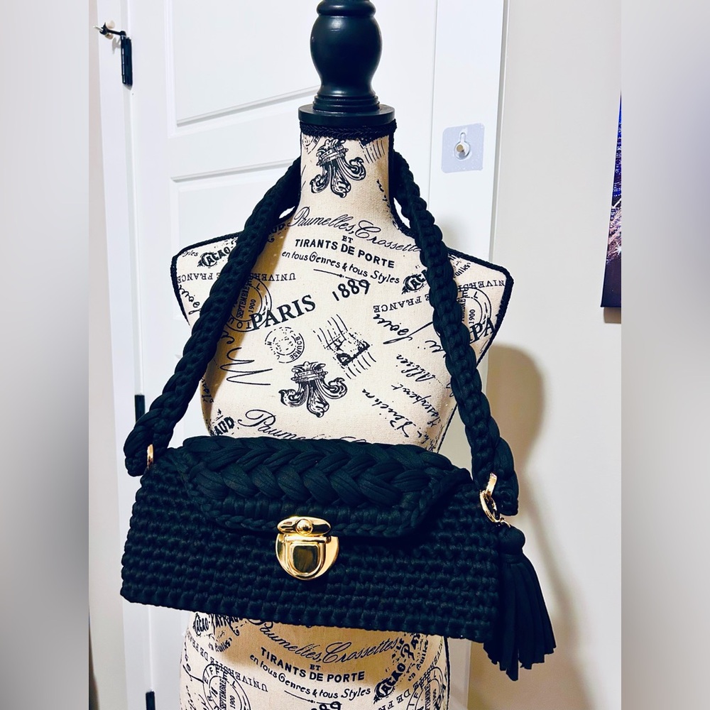 Shoulder Bag with Puff Stitch Strap